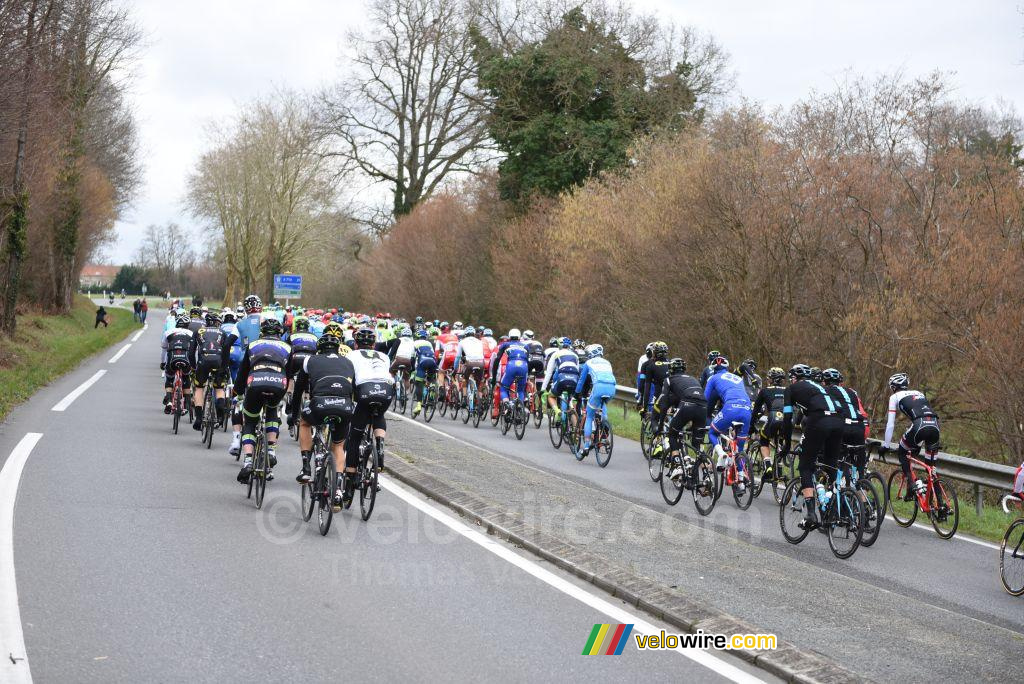 Het peloton verlaat Culan