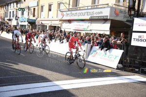Nacer Bouhanni (Cofidis) remporte l'étape à Romans-sur-Isère (763x)