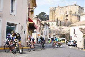 The breakaway in Suze-la-Rousse (1114x)