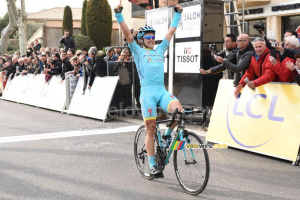 Alexey Lutsenko (Astana) célèbre sa victoire d'étape (1022x)