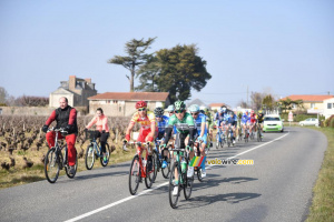 Les retardataires avec monsieur et madame toutlemonde (741x)