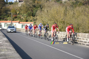 Le groupe de tête avec Cofidis en surnombre (684x)