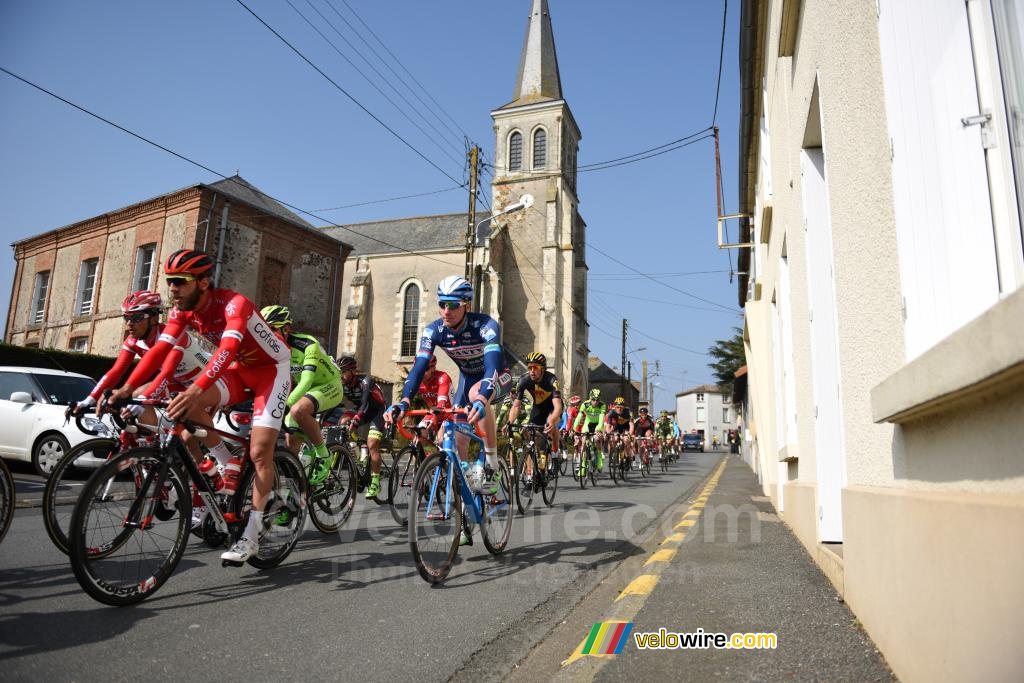 Het peloton in Toutlemonde (5)
