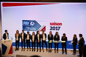 L'équipe féminine FDJ Nouvelle-Aquitaine Futuroscope (938x)