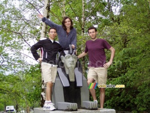 [Sidobre] Nabil, Marie & Bernard avec un pharaon en granite (380x)