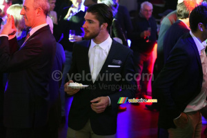 Marc Fournier mange sa part de gâteau :-) (2558x)