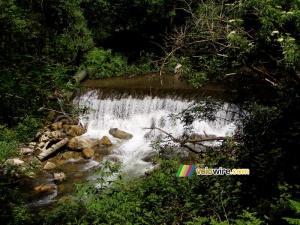 [Le Colombier] Waterfall (205x)