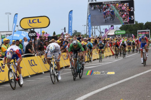 Peter Sagan remporte le sprint d'Alexander Kristoff et Arnaud Démare à Valence (1105x)