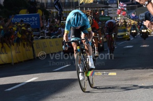 Magnus Cort Nielsen (Astana) wins the stage in Carcassonne ahead of Jon Izaguirre and Bauke Mollema (2) (956x)