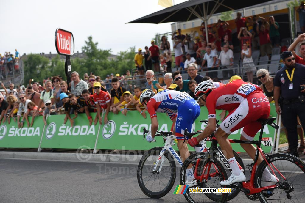 Arnaud Démare (Groupama-FDJ) wint de sprint in Pau voor Christophe Laporte (Cofidis) (2)