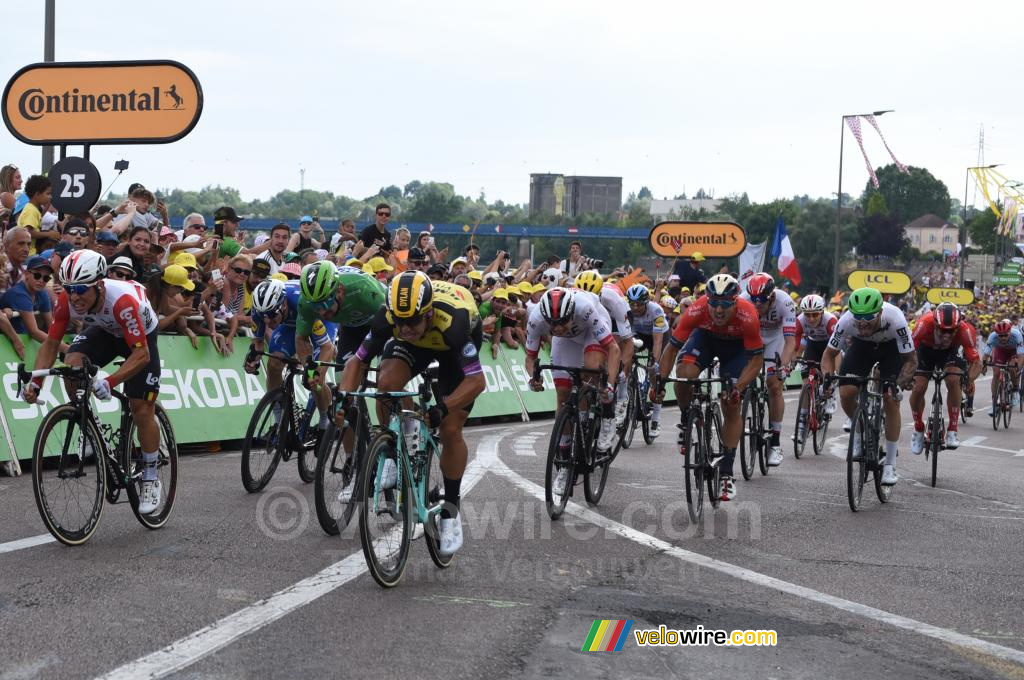 Dylan Groenewegen (Jumbo-Visma) op weg naar een sprintoverwinning