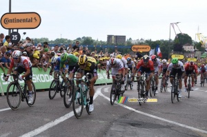 Dylan Groenewegen (Jumbo-Visma) en route vers la victoire au sprint (489x)