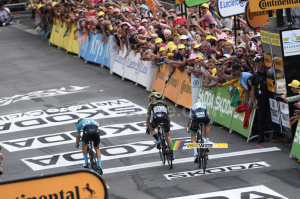 Simon Yates (Mitchelton-Scott) remporte l'étape (868x)