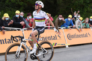Victoire de Julian Alaphilippe (Deceuninck – Quick-Step) à Landerneau (3) (962x)