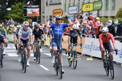 Mark Cavendish has won the stage in Fougères in 2021