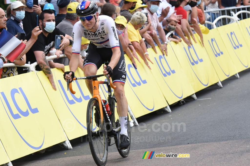 Matej Mohoric (Bahrain Victorious) op weg naar de etappewinst