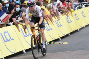 Matej Mohoric (Bahrain Victorious) en route vers la victoire (556x)