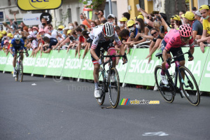 Patrick Konrad (Bora-Hansgrohe) et Sergio Higuita (EF Education First-Nippo) sprintent pour la 2e place (694x)