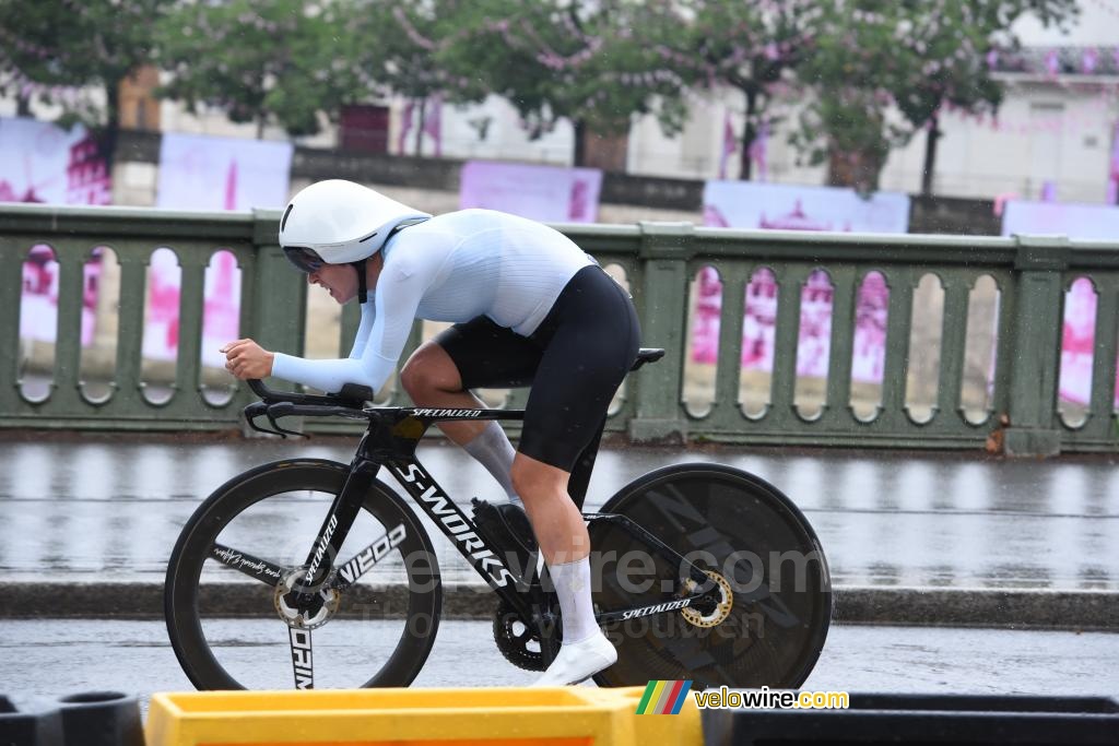 Hanna Tserakh (Individual Neutral Athletes) on her way back (2)