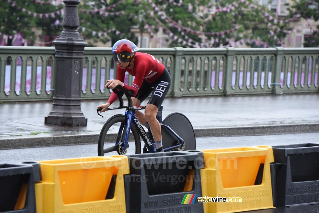 Cecilie Uttrup Ludwig (Denemarken) op de terugweg