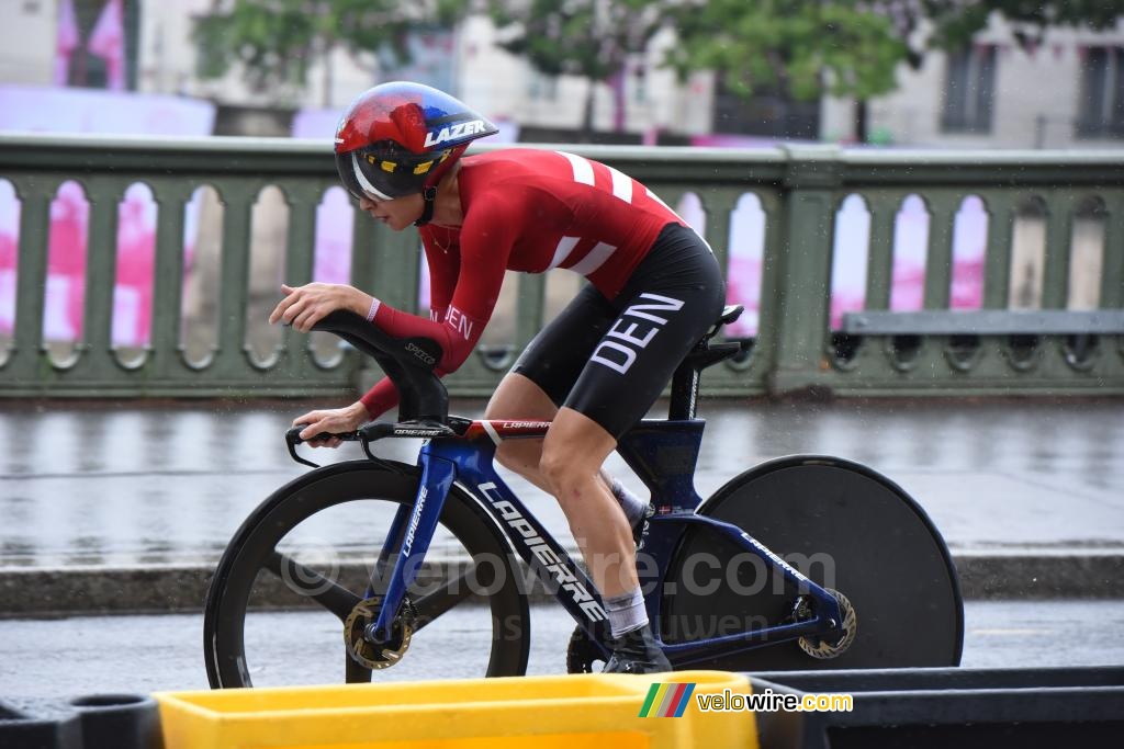 Cecilie Uttrup Ludwig (Denmark) on her way back (2)