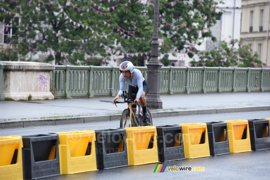 Tamara Dronova (Individual Neutral Athletes) on her way back