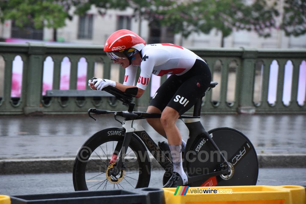 Elena Hartmann (Switzerland) on her way back