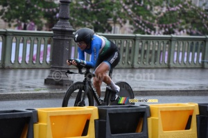 Olga Zabelinskaya (Uzbekistan) on her way back (170x)