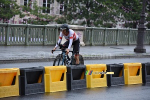 Anna Kiesenhofer (Austria) on her way back (232x)