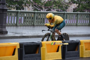 Grace Brown (Australia), the winner, on her way back (77x)