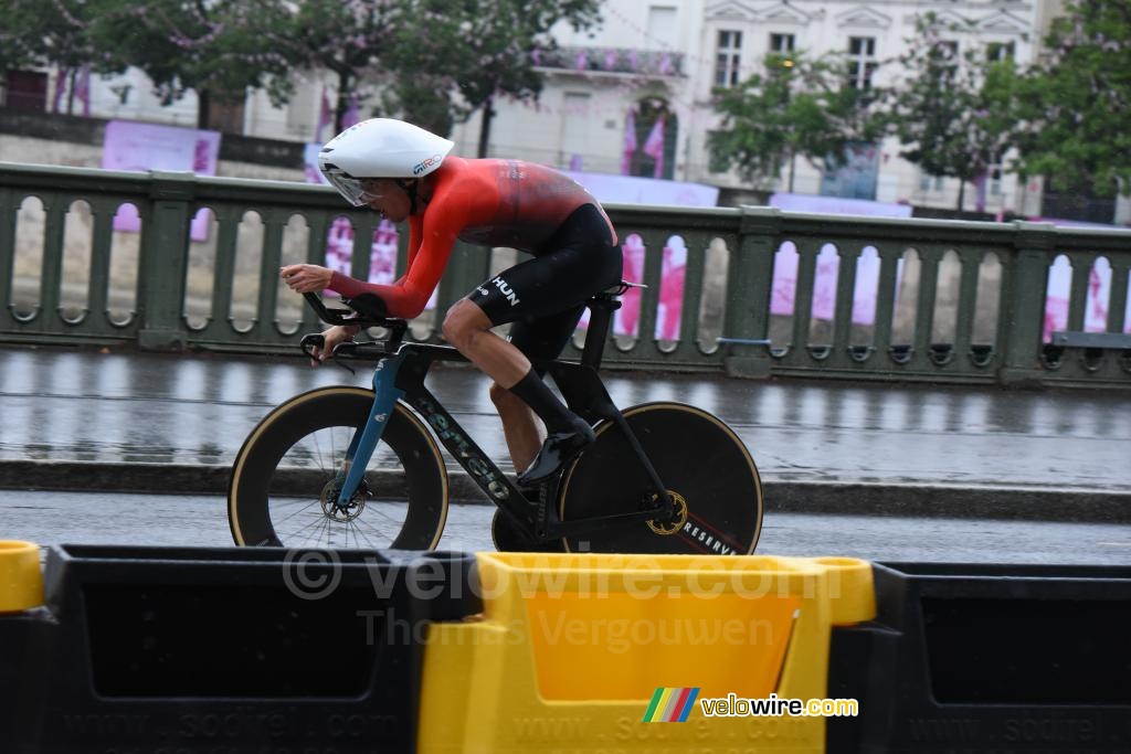 Attila Valter (Hungary), on his way back