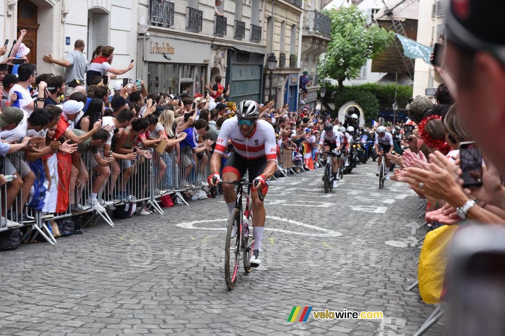 Marco Haller (Autriche) dans la première montée de la Butte Montmartre