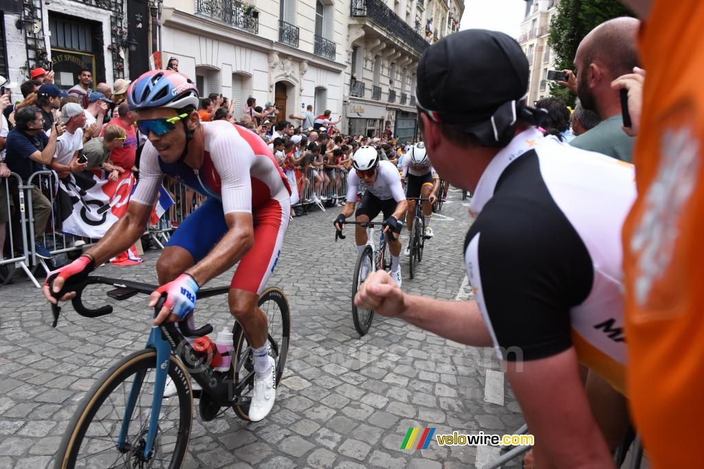 Christophe Laporte (France) in de eerste klim van de Butte Montmartre