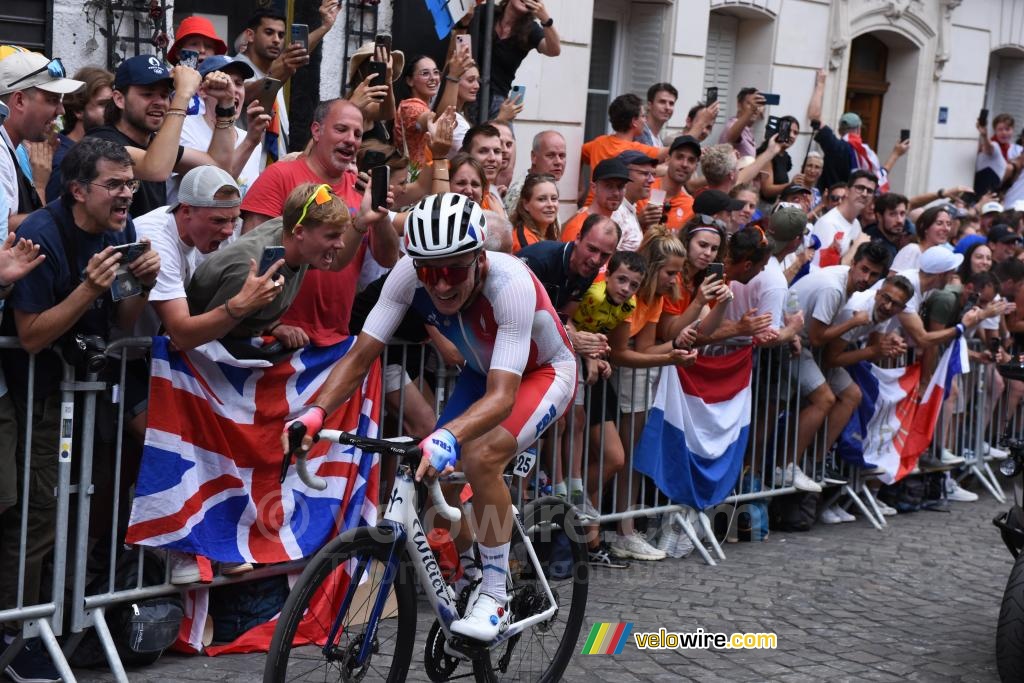 Valentin Madouas (France) vecht voor de 2de plaats