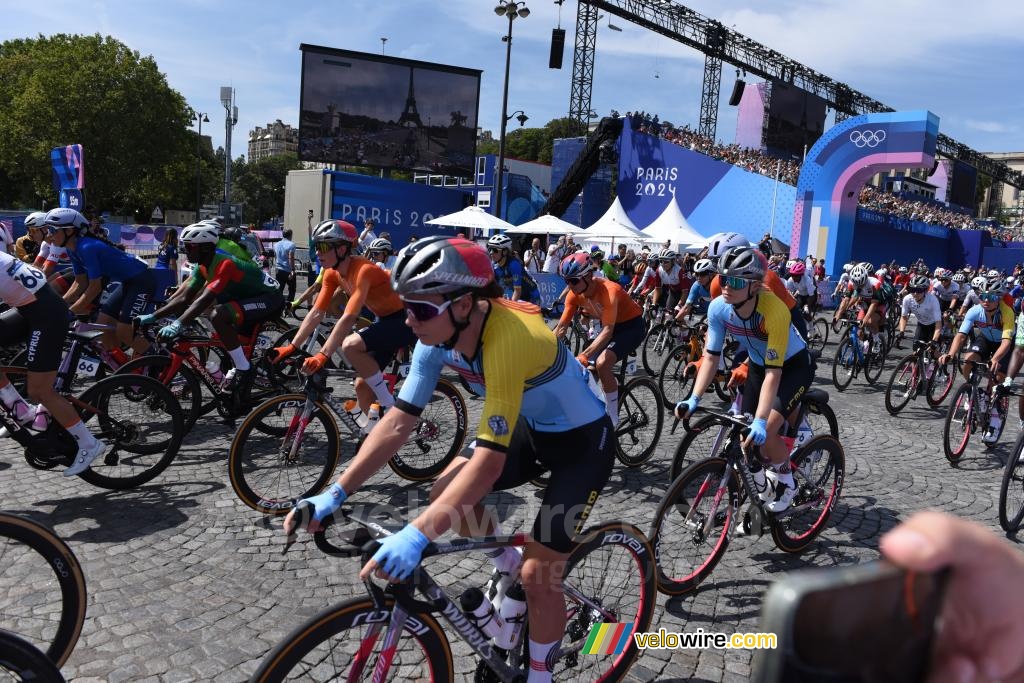 The women's road race of the Paris 2024 Olympics has started (3)