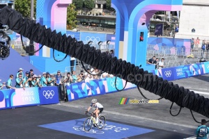 Kristen Faulkner (Etats-Unis) remporte la course (2) (524x)