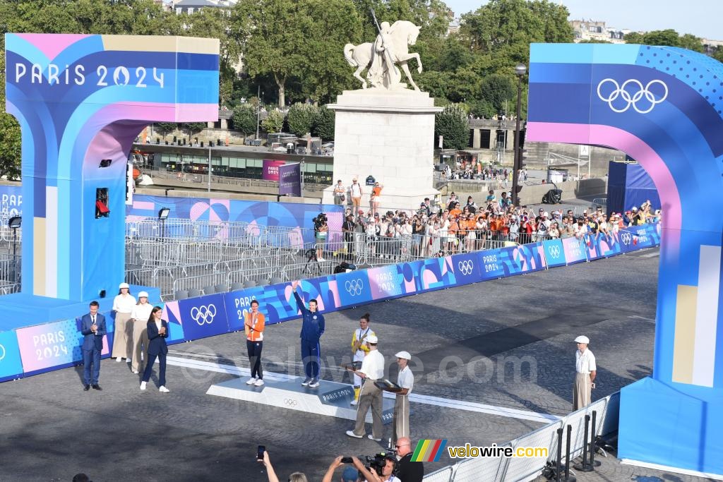 The podium of the women's road race: Kristen Faulkner (United States), Marianne Vos (Netherlands), Lotte Kopecky (Belgium) (2)