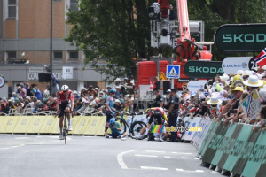 Several riders crashed in the last bend (215x)