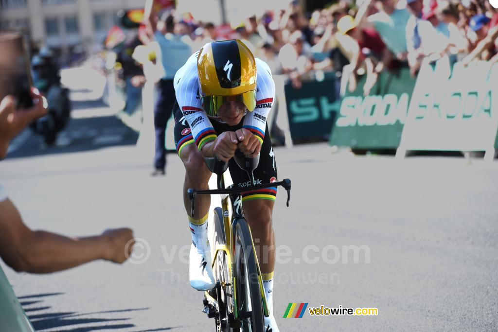 Remco Evenepoel (Soudal Quick-Step) winnaar van de tijdrit Caen > Caen