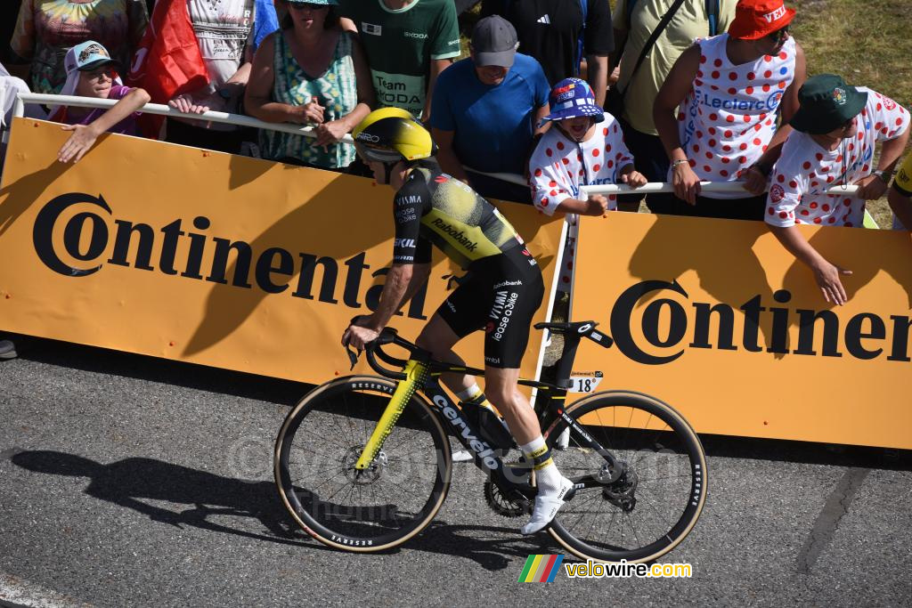 Simon Yates (Team Visma | Lease a Bike) komt in Peyragudes aan