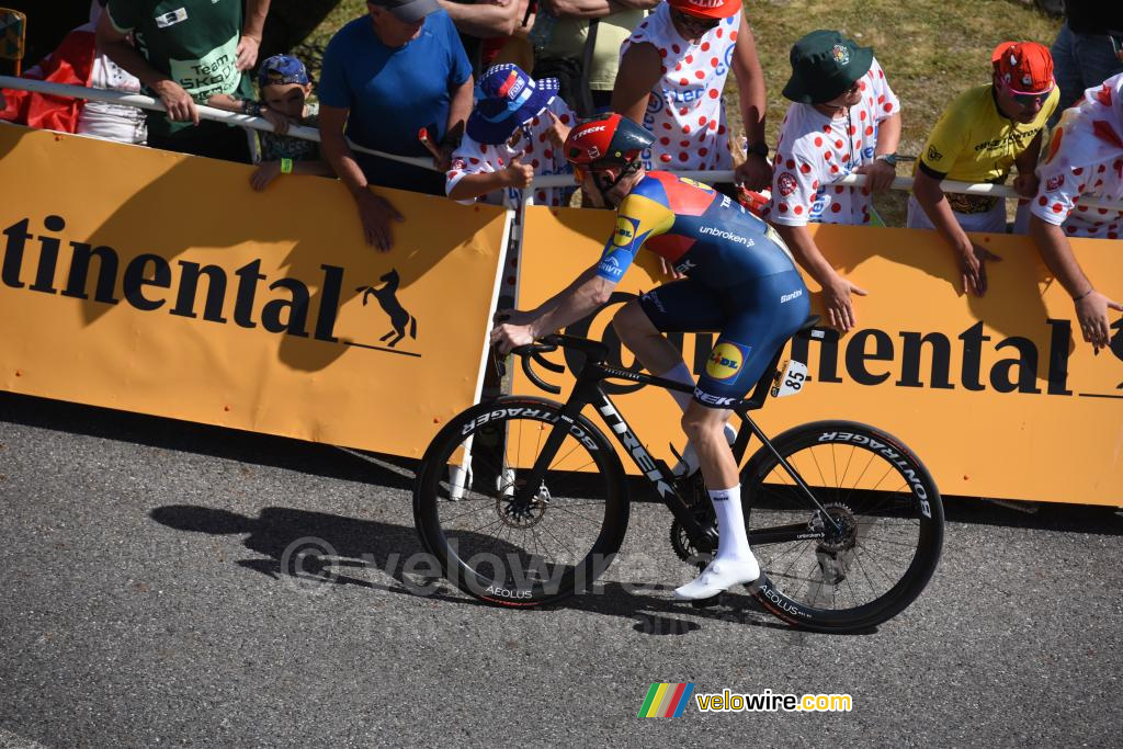 Mattias Skjelmose (Lidl-Trek) komt in Peyragudes aan