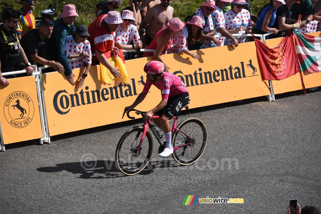 Ben Healy (EF Education First-EasyPost) komt in Peyragudes aan