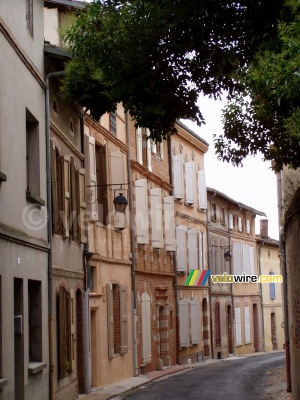 Une petite ruelle à Rabastens (491x)