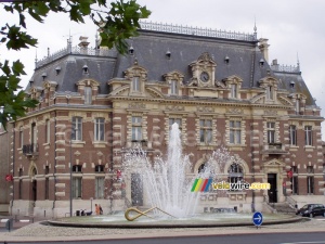 Une jolie banque à Albi (489x)