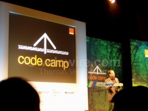 Steve Glagow (Directeur Orange Partner) pendant son speech d'ouverture de l'Orange Code Camp (286x)