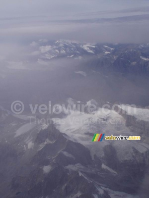 Mountains seen from the plane back to Paris (195x)