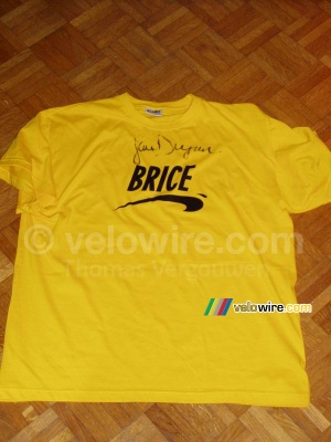 My T-Shirt with Jean Dujardin's signature! (771x)