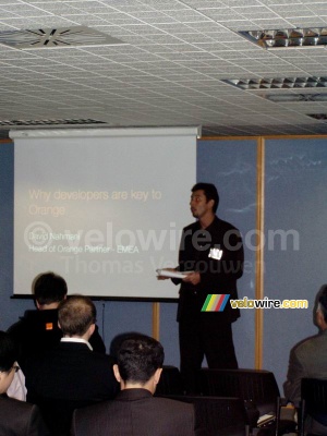 David Nahmani pendant son discours d'ouverture (496x)