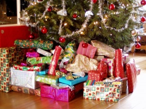 Tous les cadeaux sous le sapin (781x)