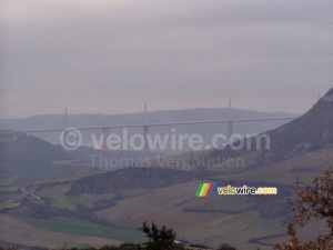 Le viaduc de Millau (315x)